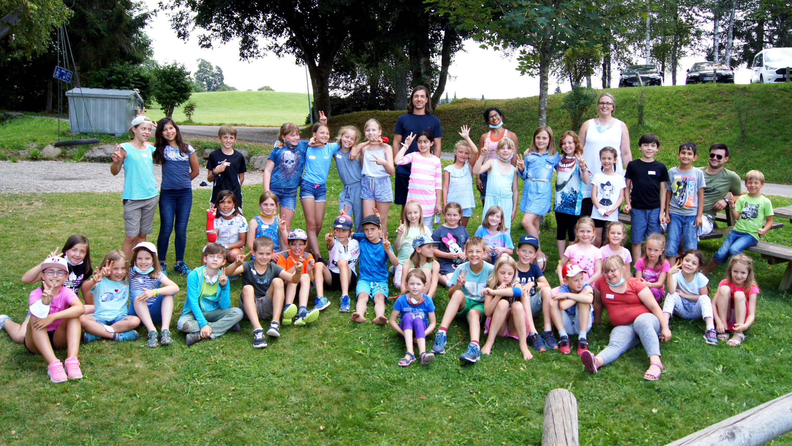 Viel Spaß beim Birklehof Summercamp: 44 Schülerinnen und Schüler, 4 Lehrkräfte und eine Betreuerin.