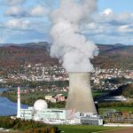 Das Kernkraftwerk Leibstadt liegt direkt am Hochrhein an der deutsch-schweizer Grenze.